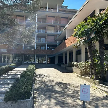 Appartamento In Centro Con Vista - Parcheggio Gratuito E Wi-Fi Lignano Sabbiadoro Exterior photo